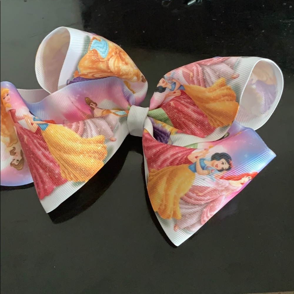 NWOT  Set of two hair bows , princesses